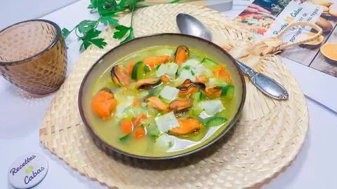Recette de Soupe de moules, ravioles et légumes