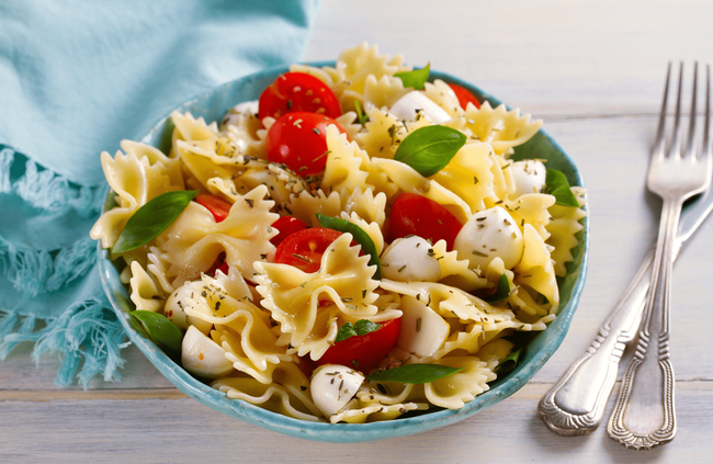 Recette Salade de Farfalle caprese mozzarella-basilic, plaisir de cuisiner au quotidien.