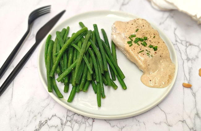 Recette Filet de poisson sauce crémeuse cacahuète, haricots verts, plaisir de cuisiner au quotidien.