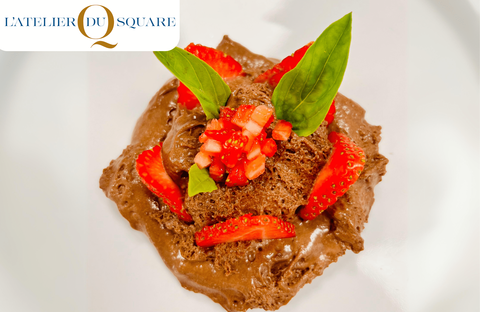 Recette de Dessert spécial par Guy Benayoun : Mousse au chocolat vegan, fraises - basilic
