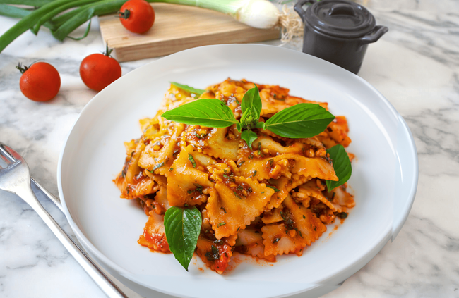 Recette Farfalles au coulis de tomate maison basilic-parmesan-pignons